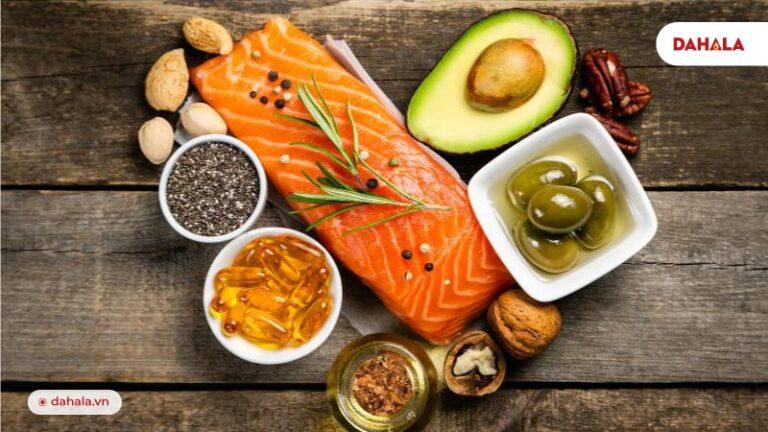 Cá béo, hạt và viên omega-3 là các nguồn bổ sung omega-3